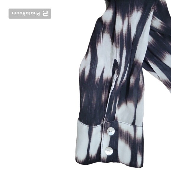 Bella Dahl Flowy Button Down Blurred Ikat Print - L - Picture 4 of 9